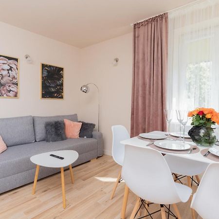 Mokotow Apartments Reytan By Noclegi Renters Варшава Екстер'єр фото