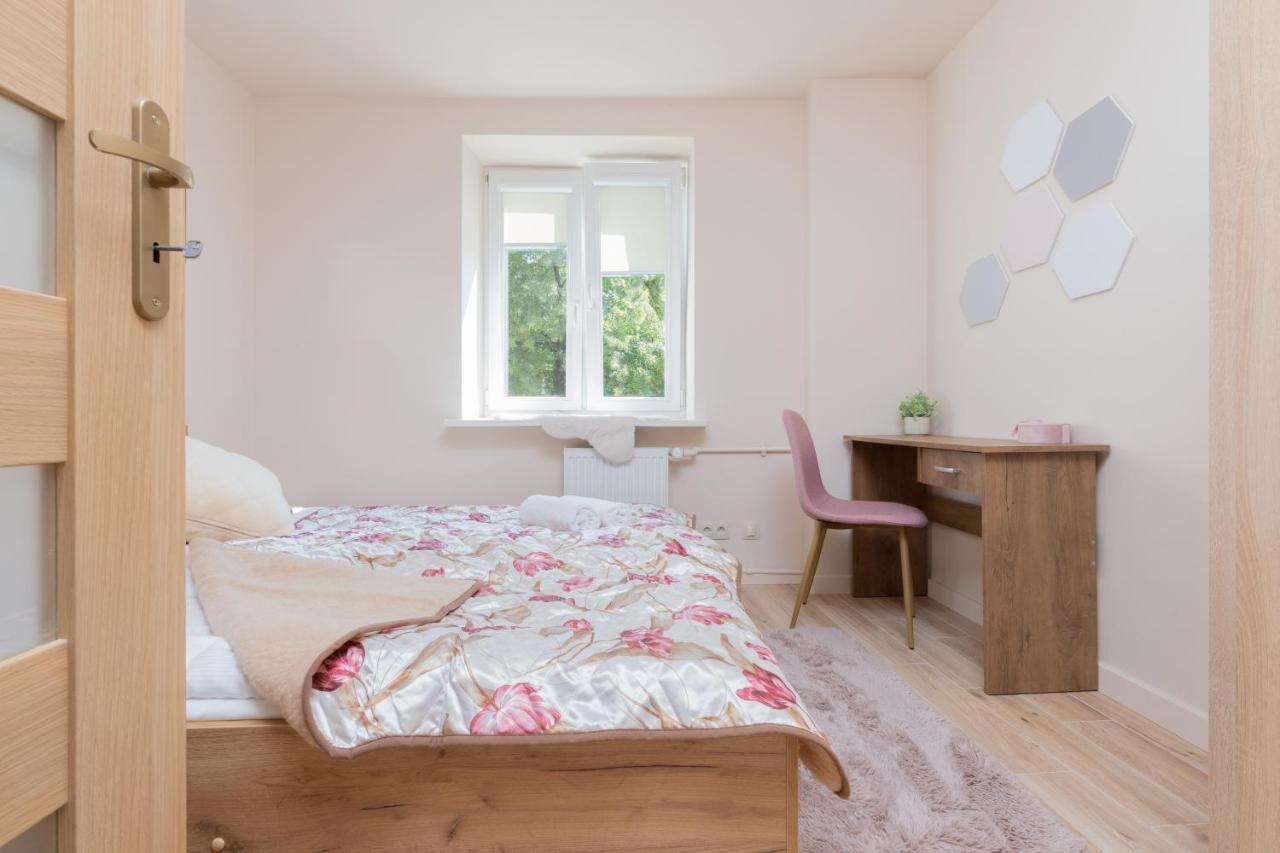 Mokotow Apartments Reytan By Noclegi Renters Варшава Екстер'єр фото