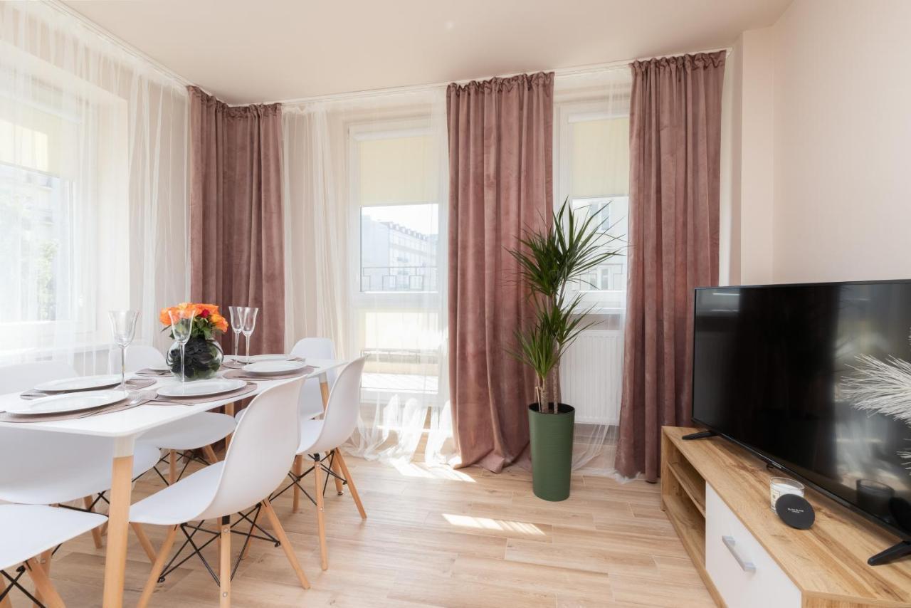 Mokotow Apartments Reytan By Noclegi Renters Варшава Екстер'єр фото